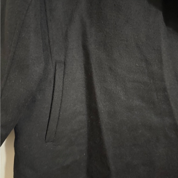 Uniqlo Elegant Black Trench Coat - Picture 5 of 8